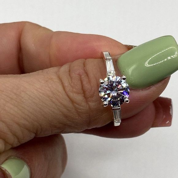 Jewelry - SILVER RING WITH CLEAR CRYSTALS  FINE JEWELRY SIZE 8